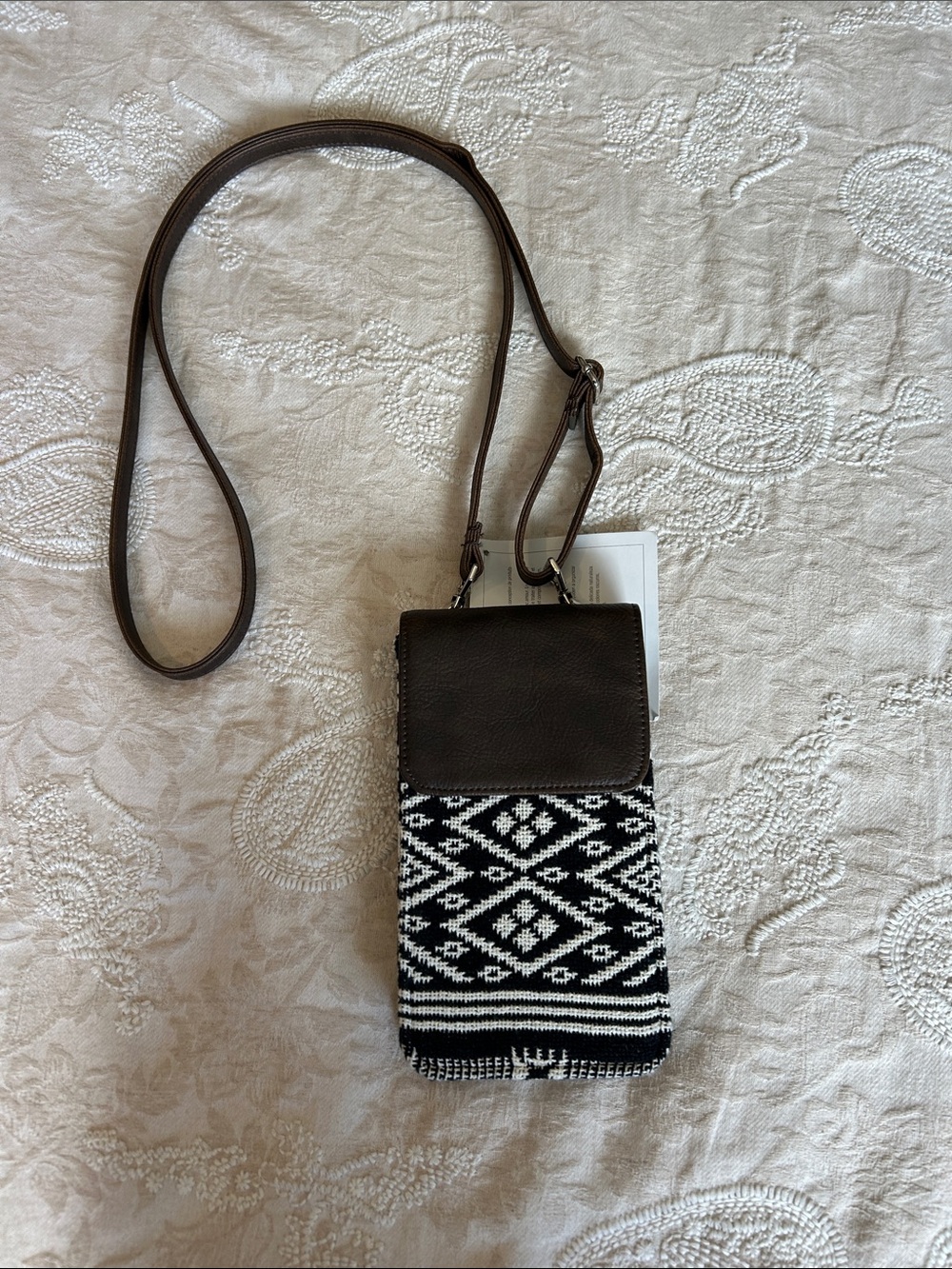 NWT Thirty-One Call Me Crossbody Bag in Rio Weave – Black & White Aztec